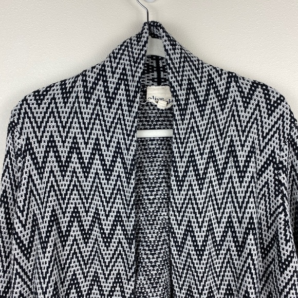 Olive & Oak Black Chevron Open Cardigan - Size Medium - Picture 2 of 6